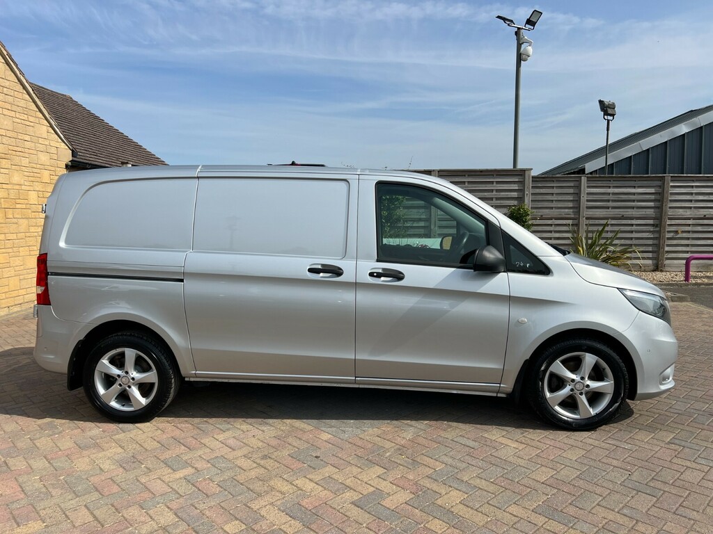 Mercedes-Benz Vito 2.1L Null White #2