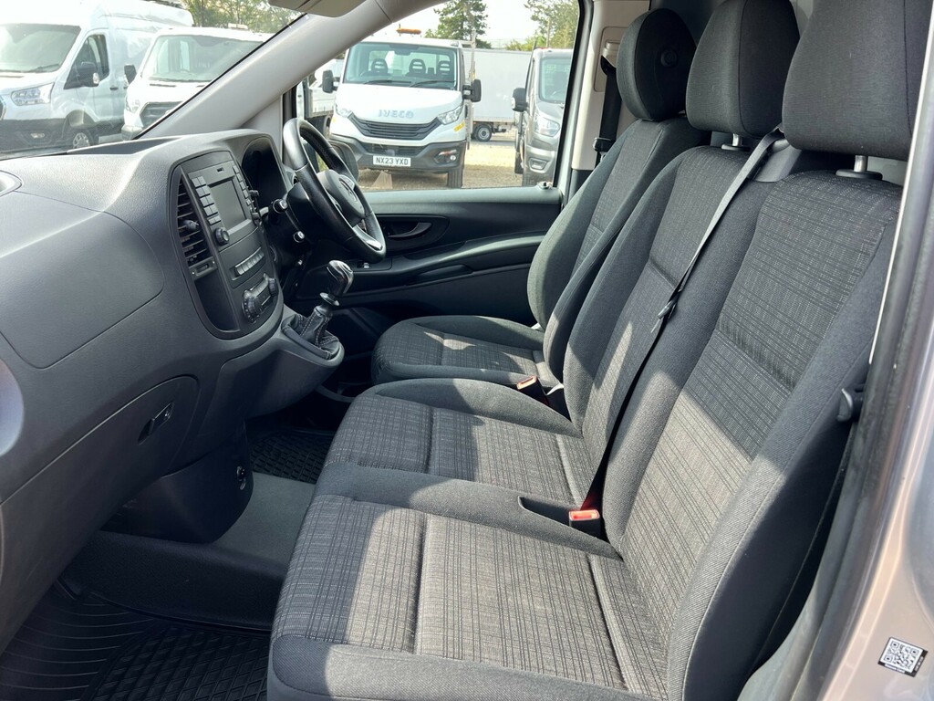 Mercedes-Benz Vito 2.1L Null White #30