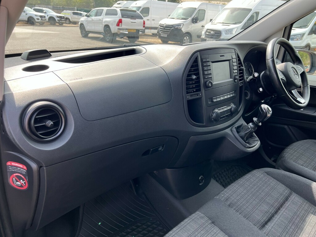 Mercedes-Benz Vito 2.1L Null White #29