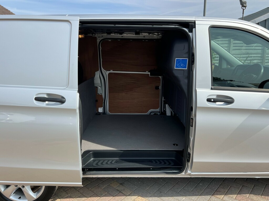 Mercedes-Benz Vito 2.1L Null White #34