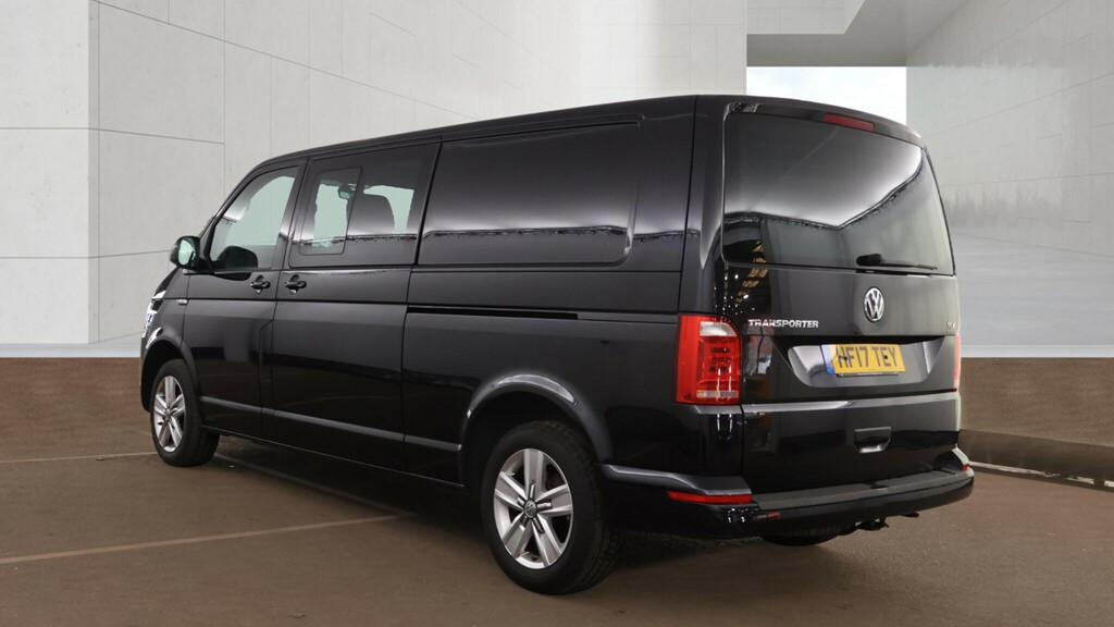 Volkswagen Transporter T32 Tdi 204 Kombi Highline Bmt Lwb 5 Seat Crew Van Black #4