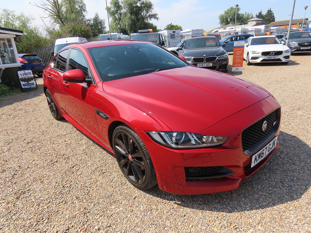 Jaguar XE 2.0I R-sport Saloon Euro 6 Ss Red