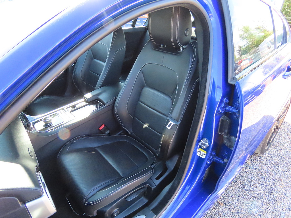 Jaguar XE 2.0I R-sport Saloon Euro 6 Ss GN67UGU Blue #4