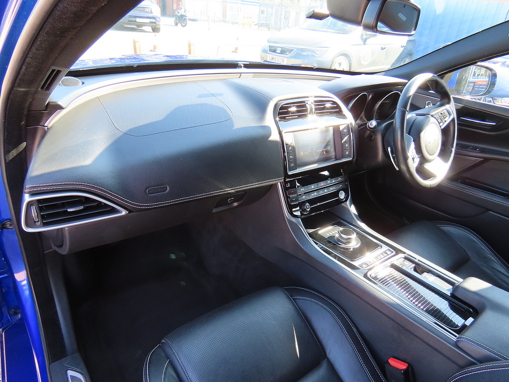 Jaguar XE 2.0I R-sport Saloon Euro 6 Ss GN67UGU Blue #3