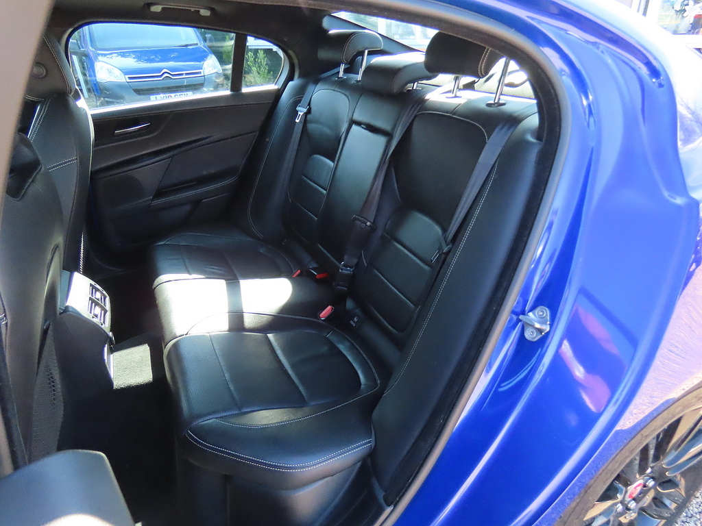 Jaguar XE 2.0I R-sport Saloon Euro 6 Ss GN67UGU Blue #6