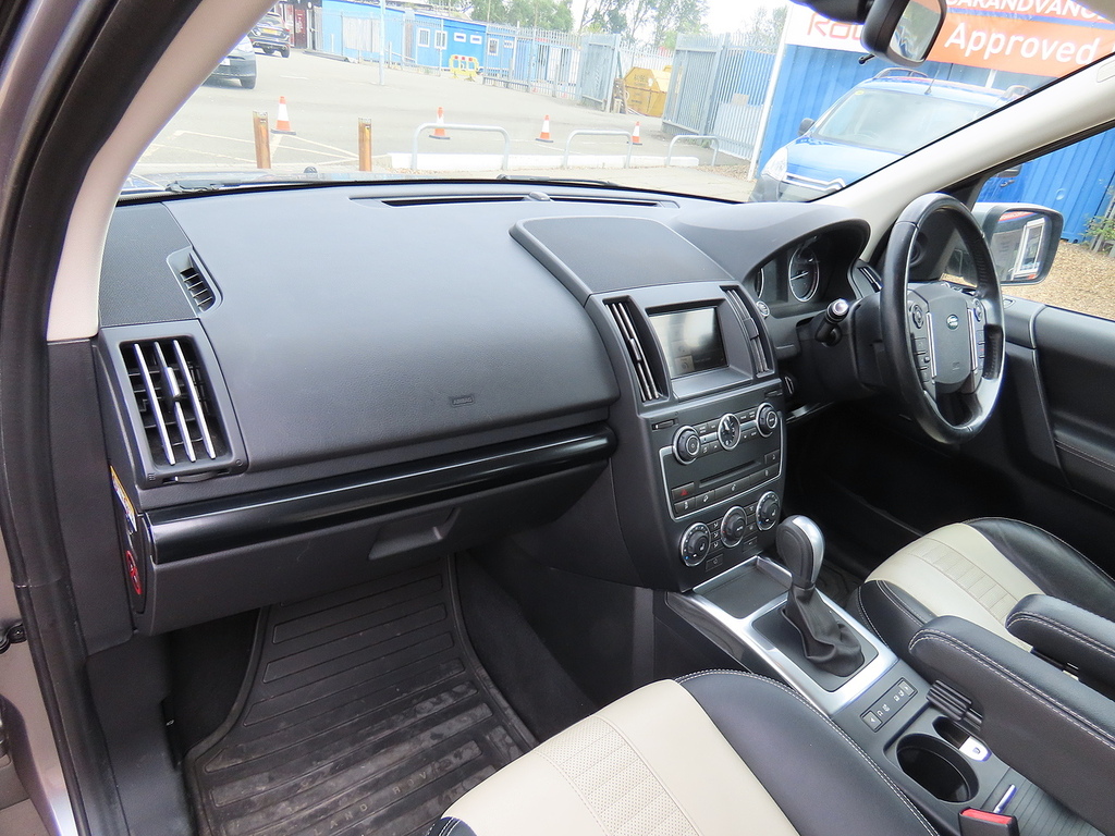 Land Rover Freelander 2 Freelander Black White Td4 Black #9