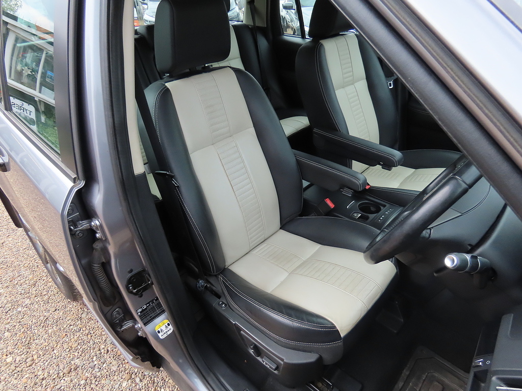 Land Rover Freelander 2 Freelander Black White Td4 Black #15