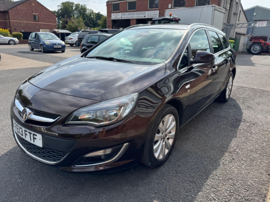 Vauxhall Astra 2.0 Cdti Se Sports Tourer Euro 5 S S Brown #3