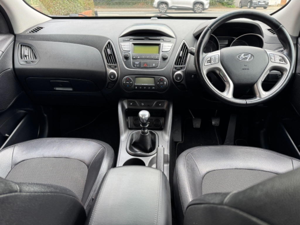 Hyundai Ix35 1.7 Crdi Se 2Wd Black #14