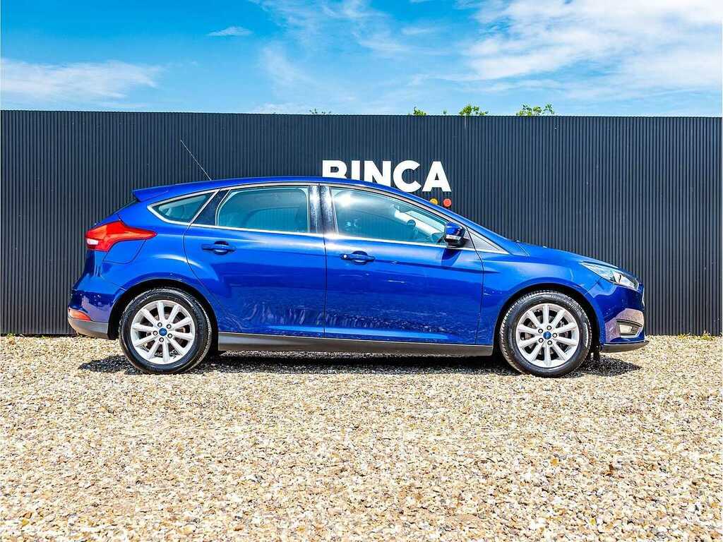 Ford Focus Titanium Blue #4