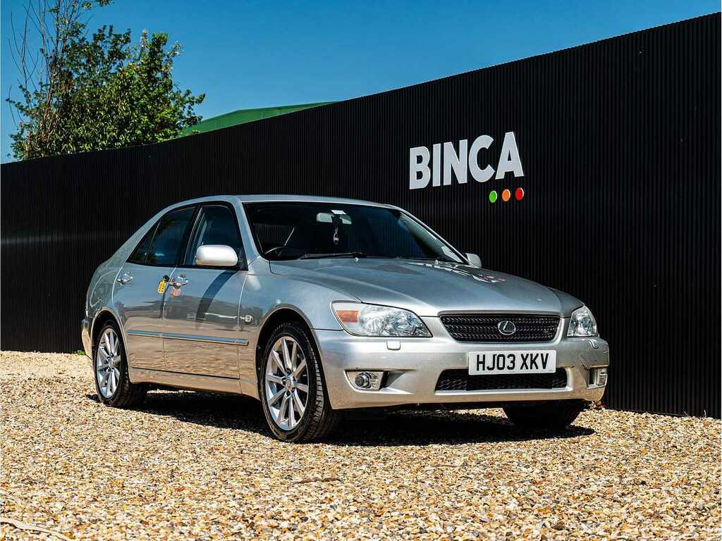 Lexus IS 200 2.0 Se Black #1