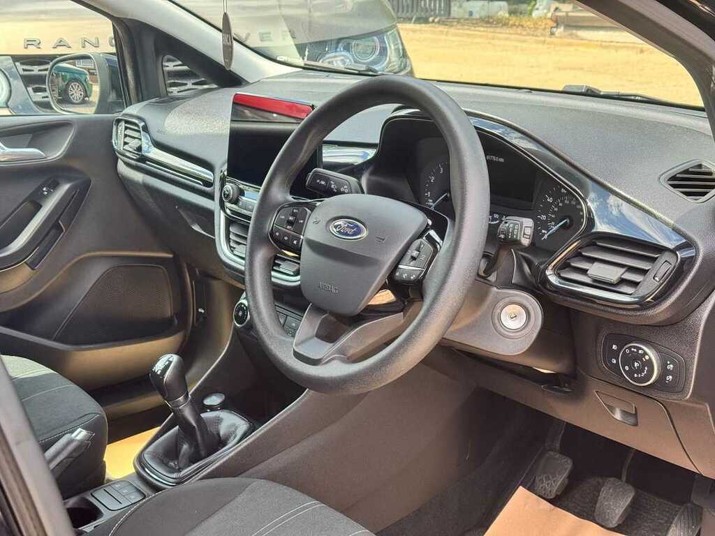 Ford Fiesta Trend Black #3