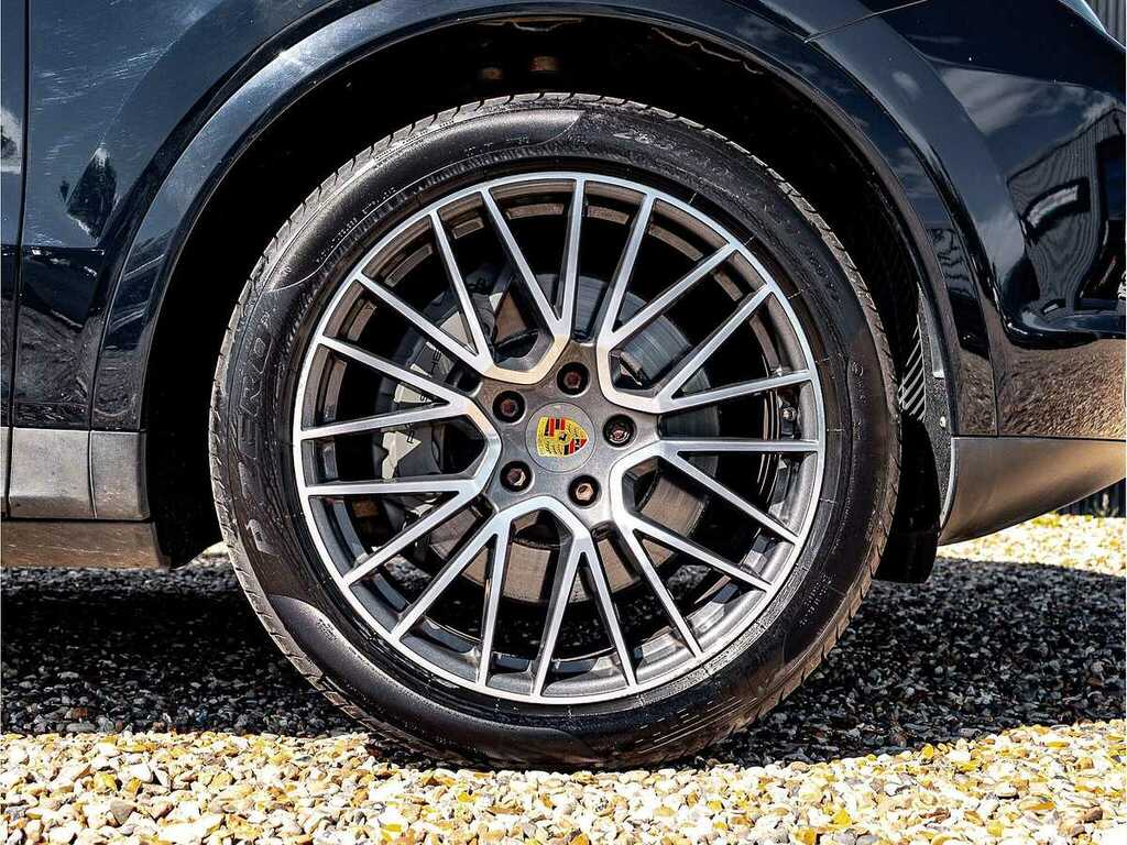 Porsche Cayenne Estate Blue #18