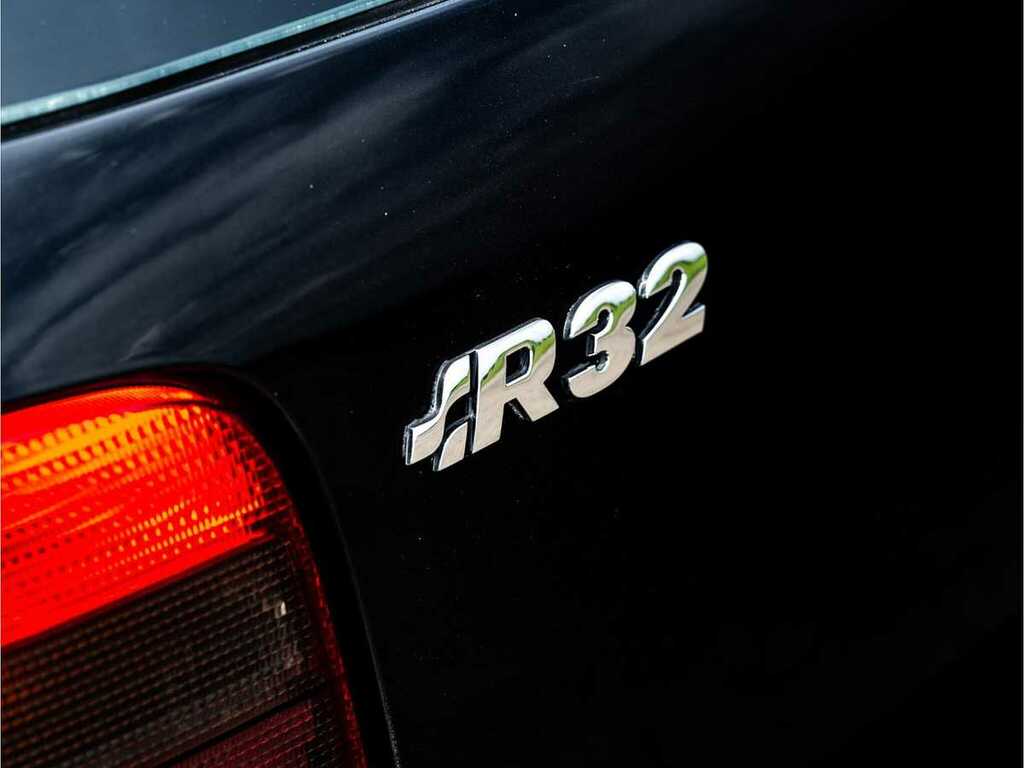 Volkswagen Golf R32 4-Motion Black #12