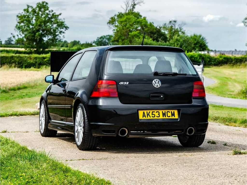 Volkswagen Golf R32 4-Motion Black #8