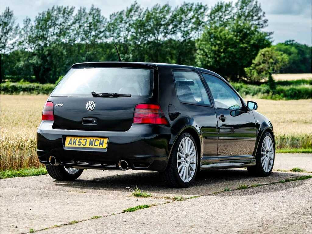 Volkswagen Golf R32 4-Motion Black #6