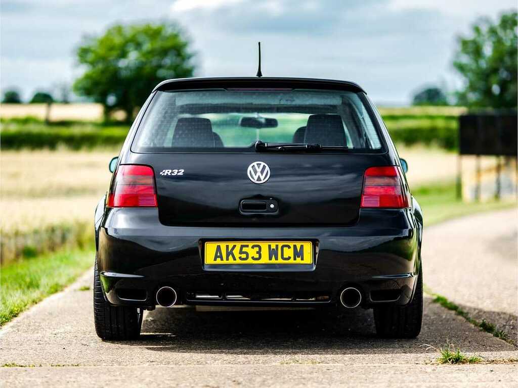 Volkswagen Golf R32 4-Motion Black #7