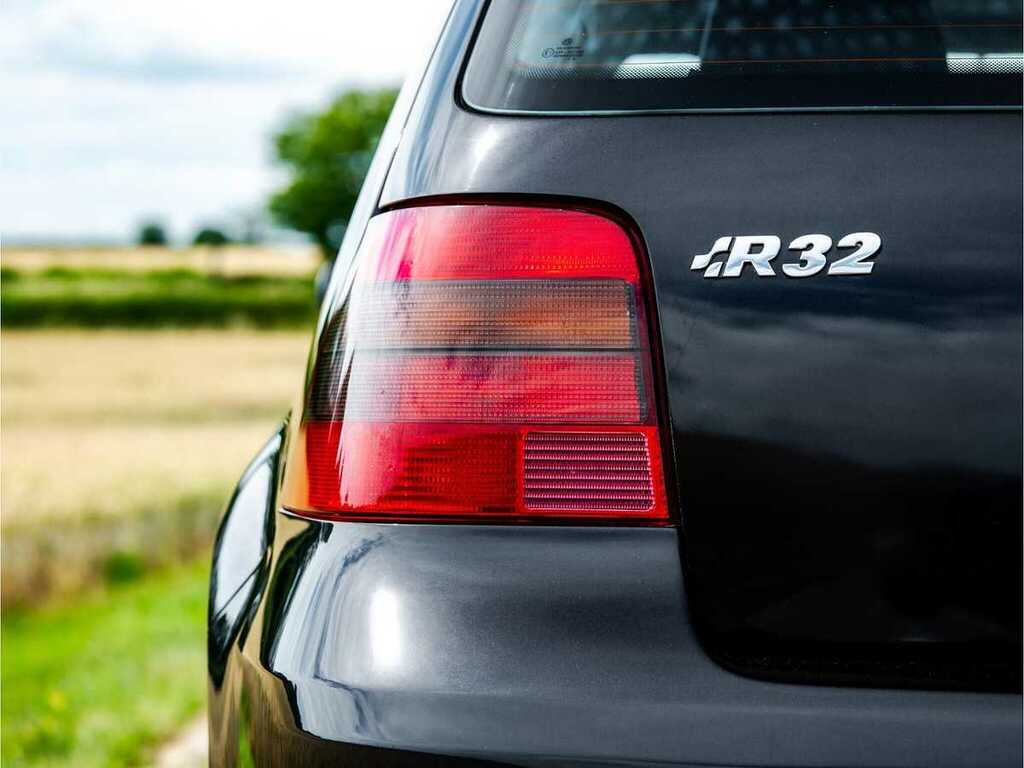 Volkswagen Golf R32 4-Motion Black #10