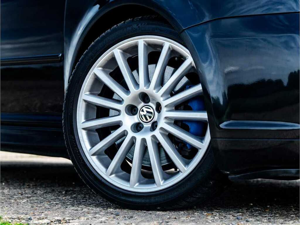 Volkswagen Golf R32 4-Motion Black #9