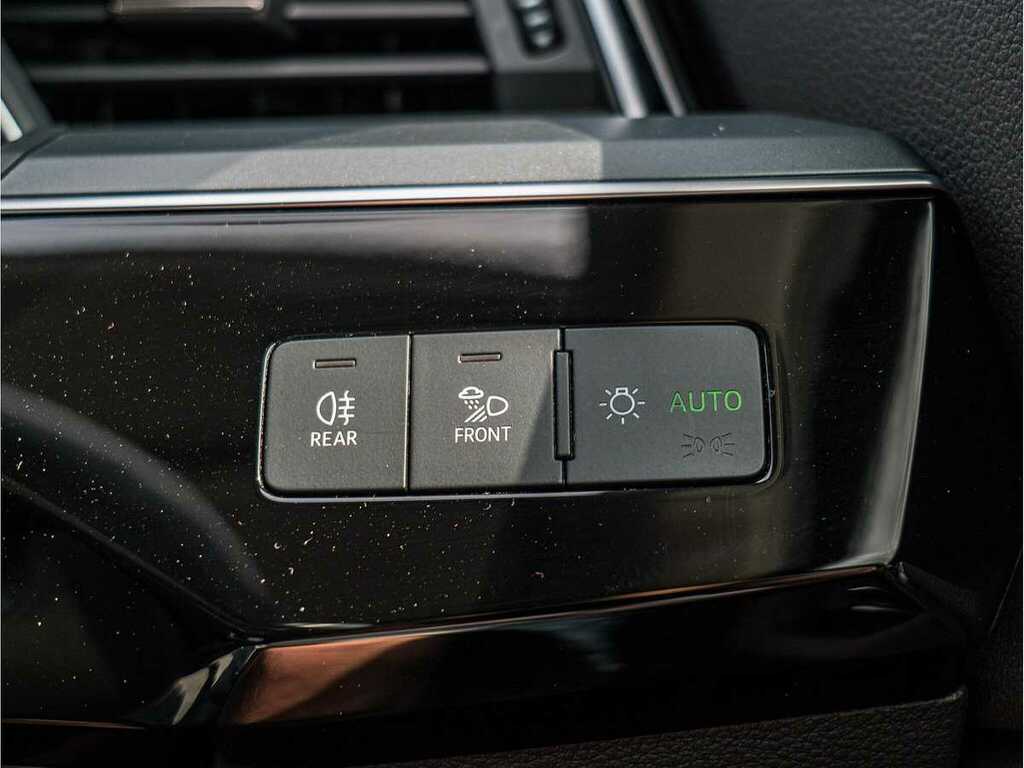 Audi E-tron Technik 50 Quattro 230,00 Kw Silver #48