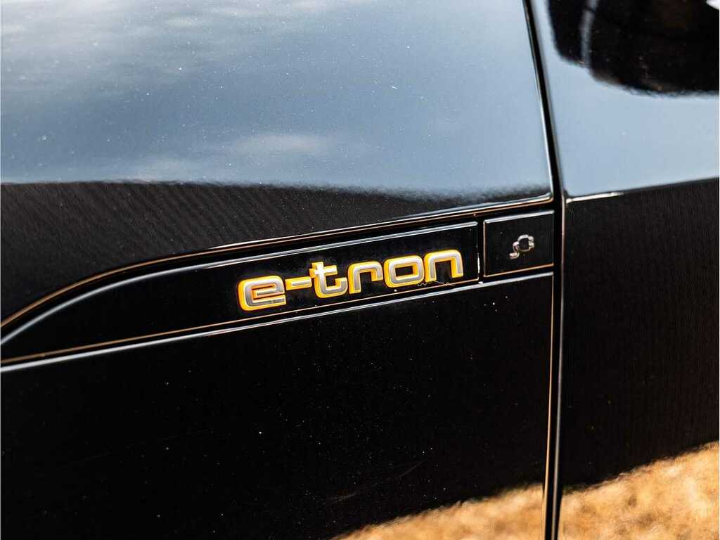 Audi E-tron Technik 50 Quattro 230,00 Kw Silver #21