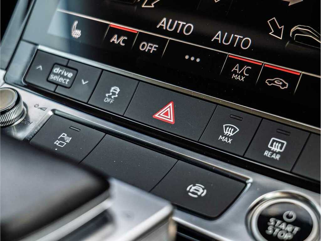 Audi E-tron Technik 50 Quattro 230,00 Kw Silver #40
