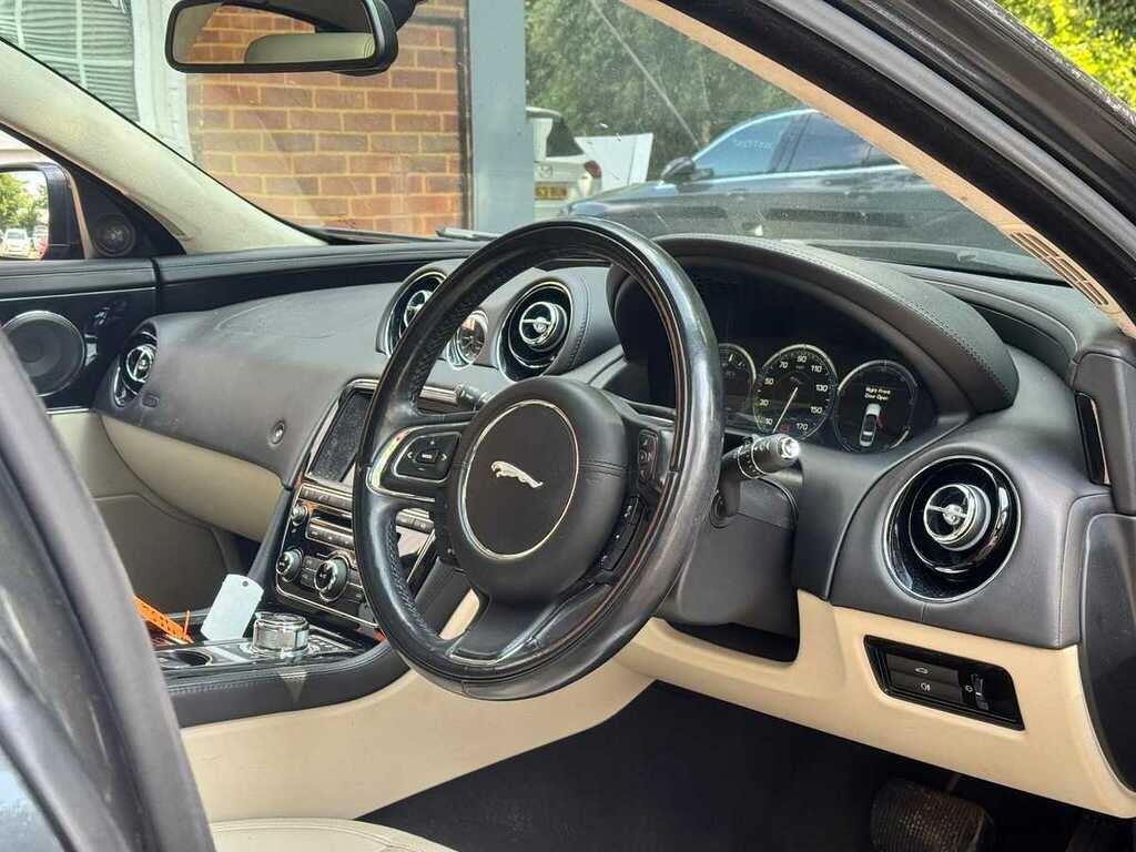 Jaguar XJ Portfolio Grey #4