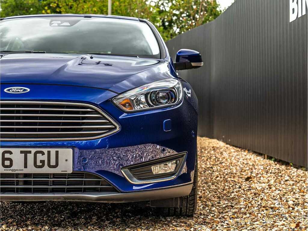 Ford Focus Titanium X Blue #4