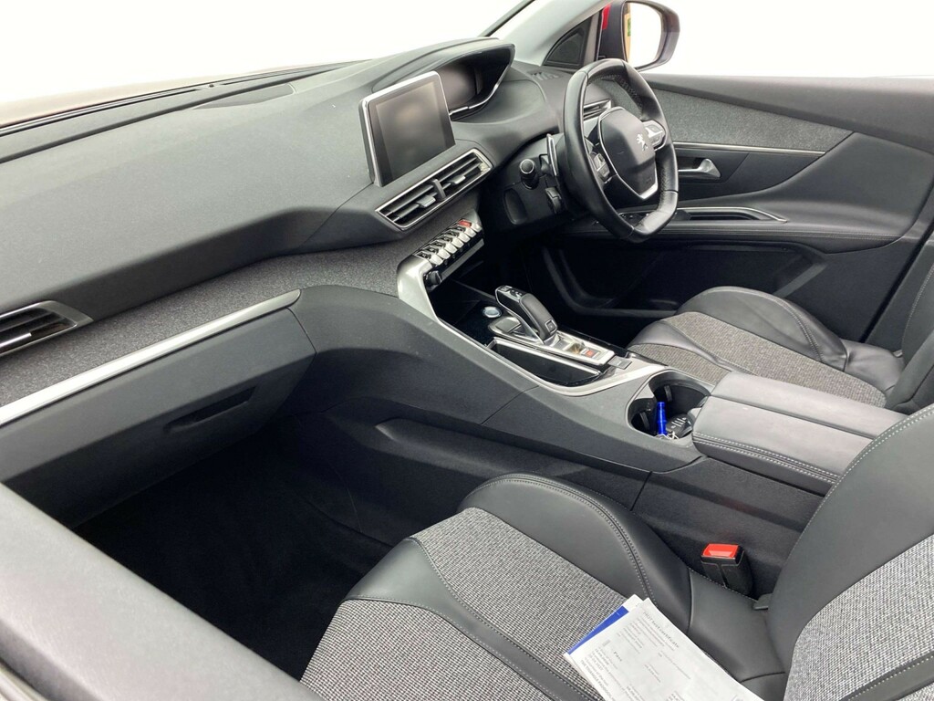 Peugeot 3008 1.5 Bluehdi Allure Red #4
