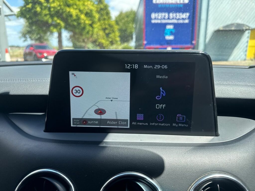 Kia Stinger 3.3 T-gdi V6 Gt S Gran Turismo White #17