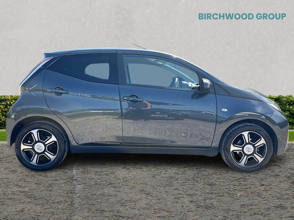 Toyota Aygo 1.0 Vvt-i X-clusiv 3 X-shift Grey #2