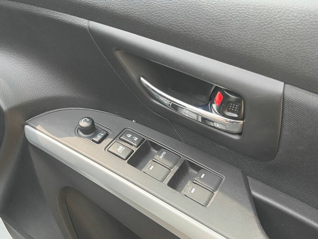 Suzuki SX4 S Cross Hatchback White #16