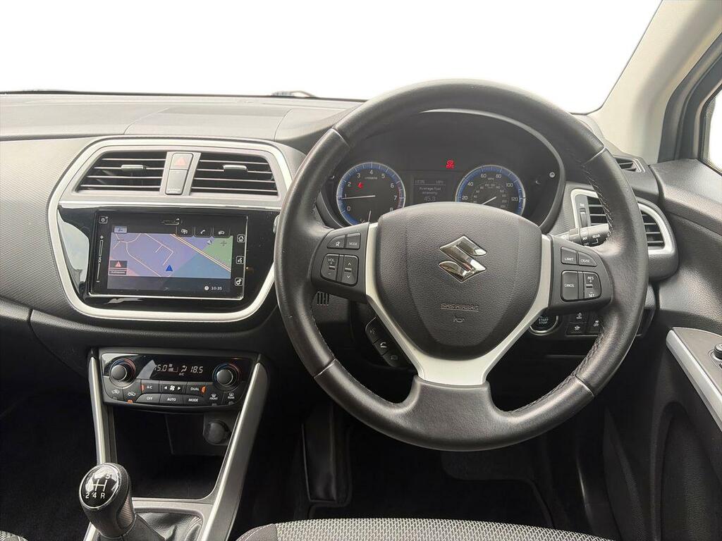 Suzuki SX4 S Cross Hatchback White #11