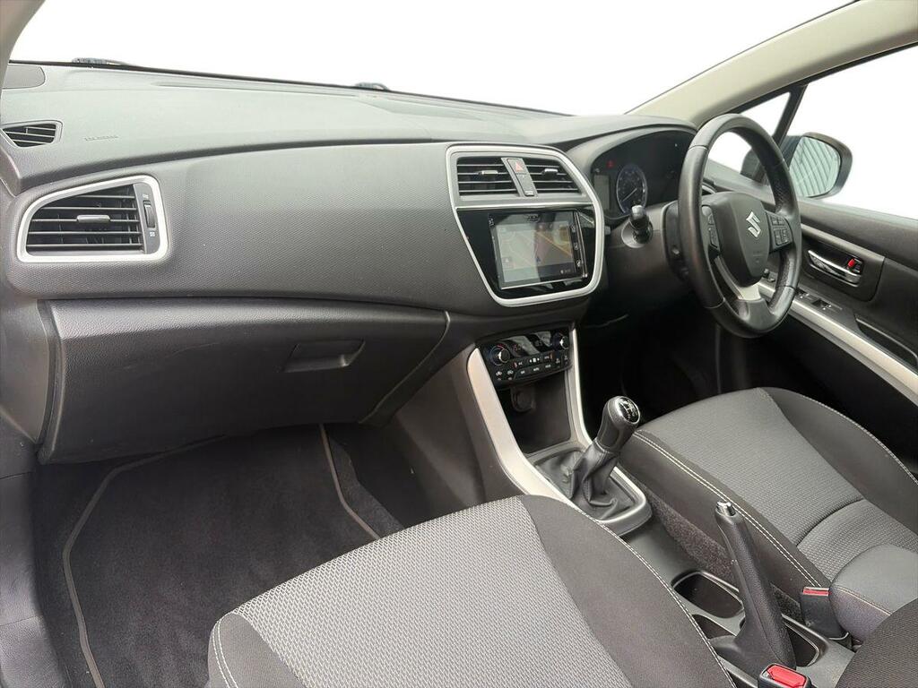Suzuki SX4 S Cross Hatchback White #13