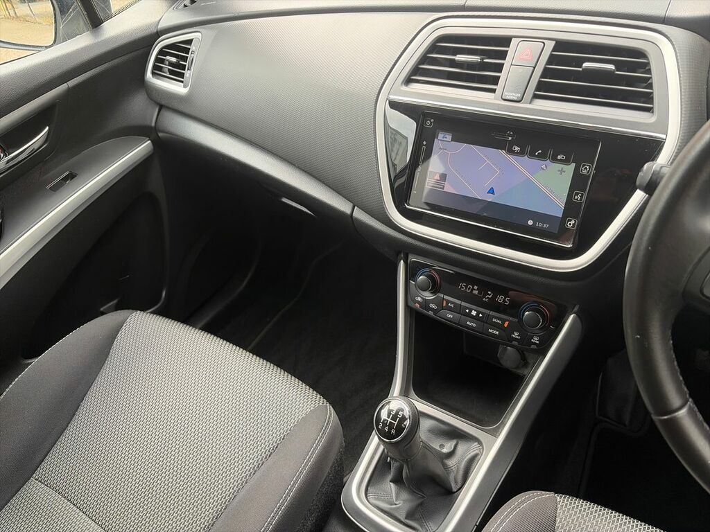 Suzuki SX4 S Cross Hatchback White #14