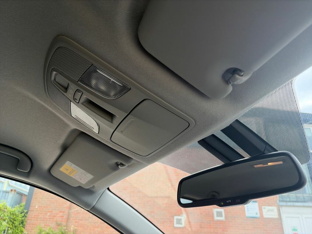 Suzuki SX4 S Cross Hatchback White #26