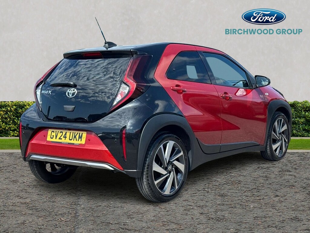 Toyota Aygo X 1.0 Vvt-i Exclusive Red #3