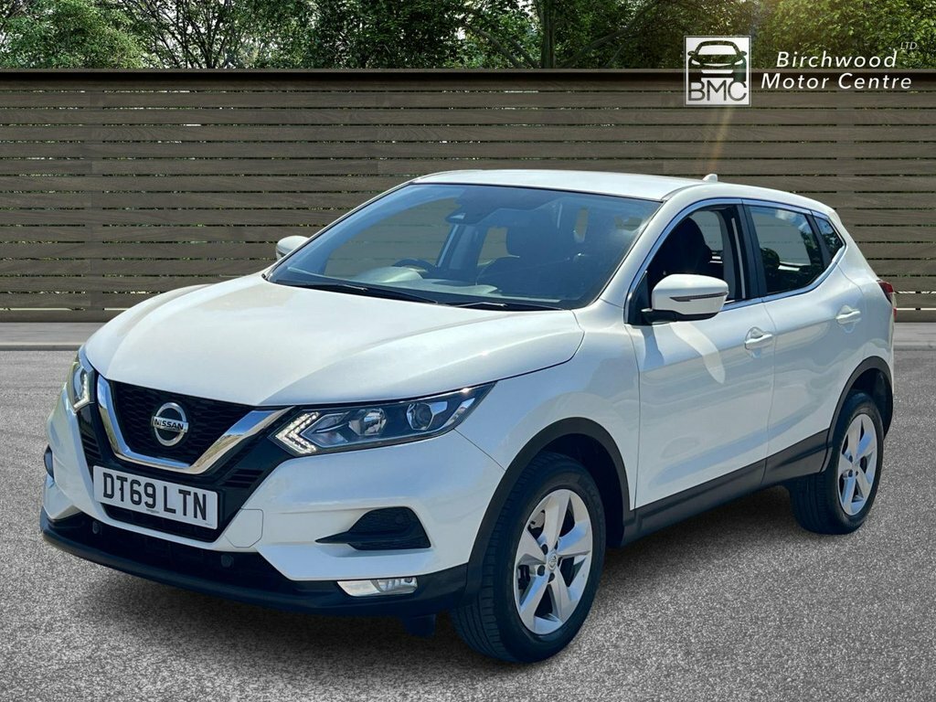 Nissan Qashqai 1.3L Acenta Premium DT69LTN White #3