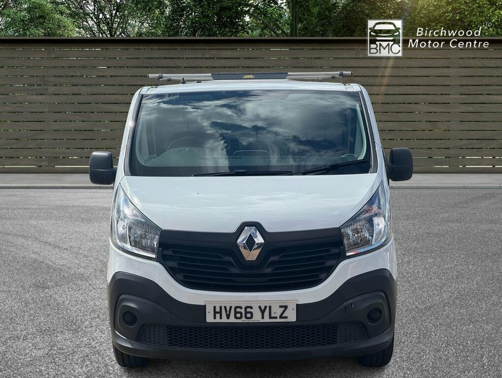 Renault Trafic Mpv HV66YLZ White #2