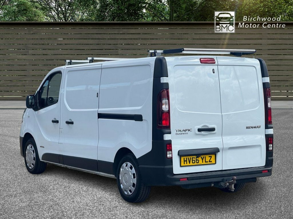 Renault Trafic Mpv HV66YLZ White #5