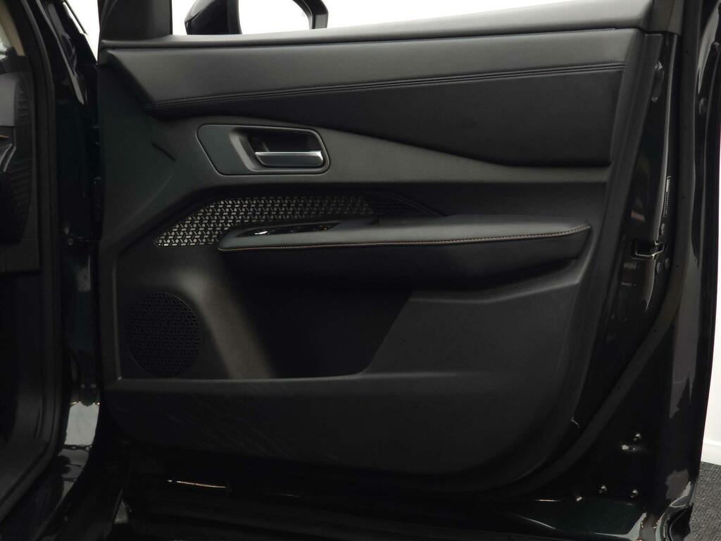 Nissan Ariya 63Kwh Advance Suv 7.4Kw Charger Black #43