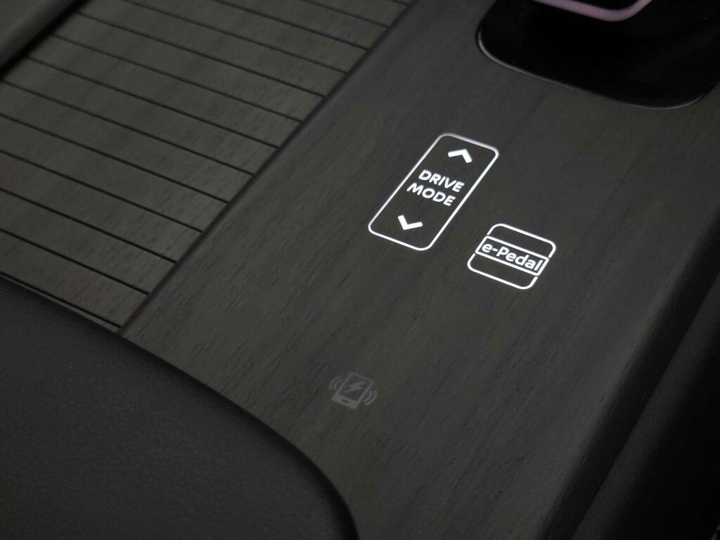 Nissan Ariya 63Kwh Advance Suv 7.4Kw Charger Black #25