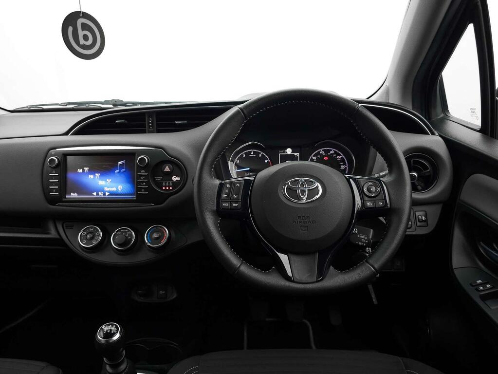 Toyota Yaris 1.5 Vvt-i Icon Euro 6 CU18YHO Grey #3