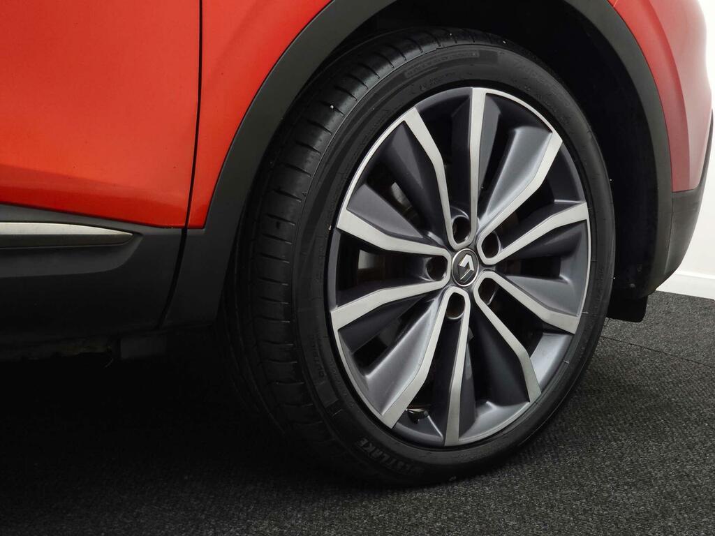 Renault Kadjar Signature Nav Red #23