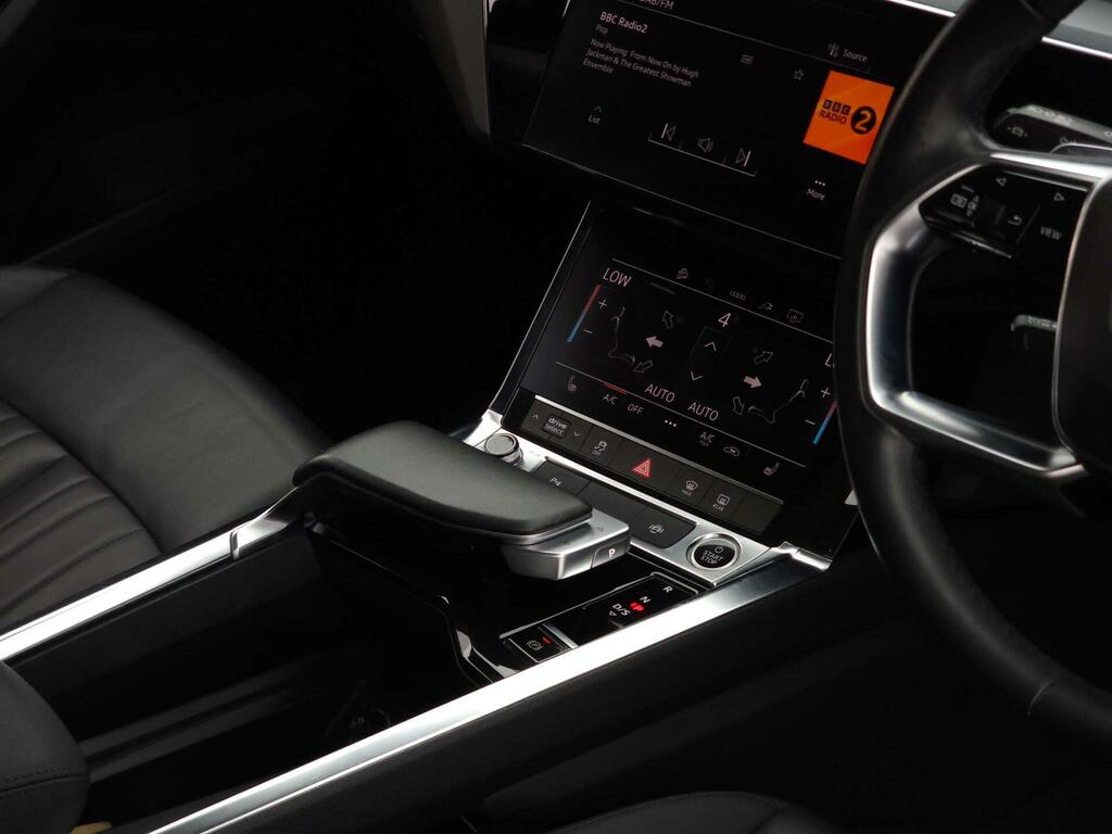Audi E-tron Technik Blue #4