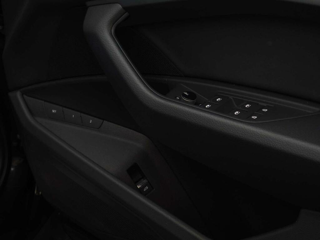Audi E-tron 300Kw 55 Quattro 95Kwh Launch Edition Grey #39