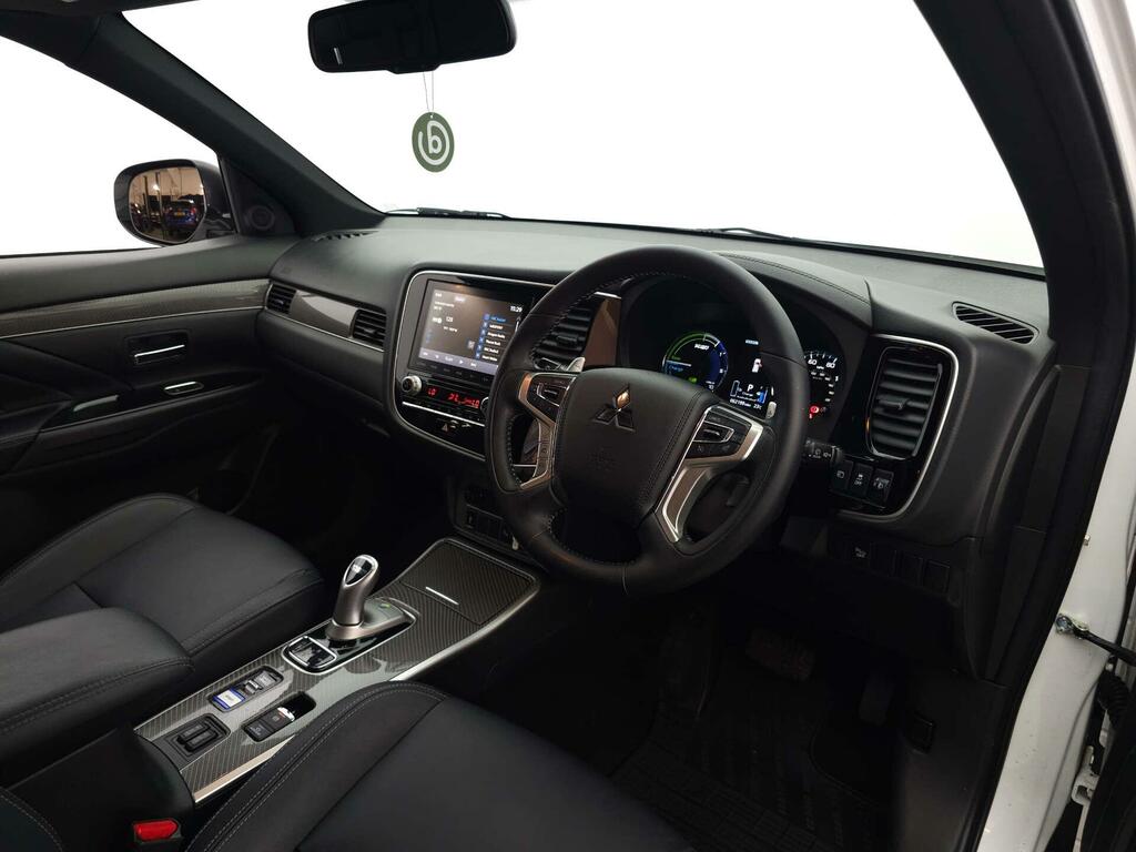 Mitsubishi Outlander Dynamic White #6