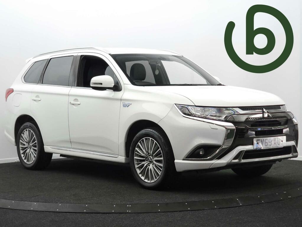 Mitsubishi Outlander Dynamic White