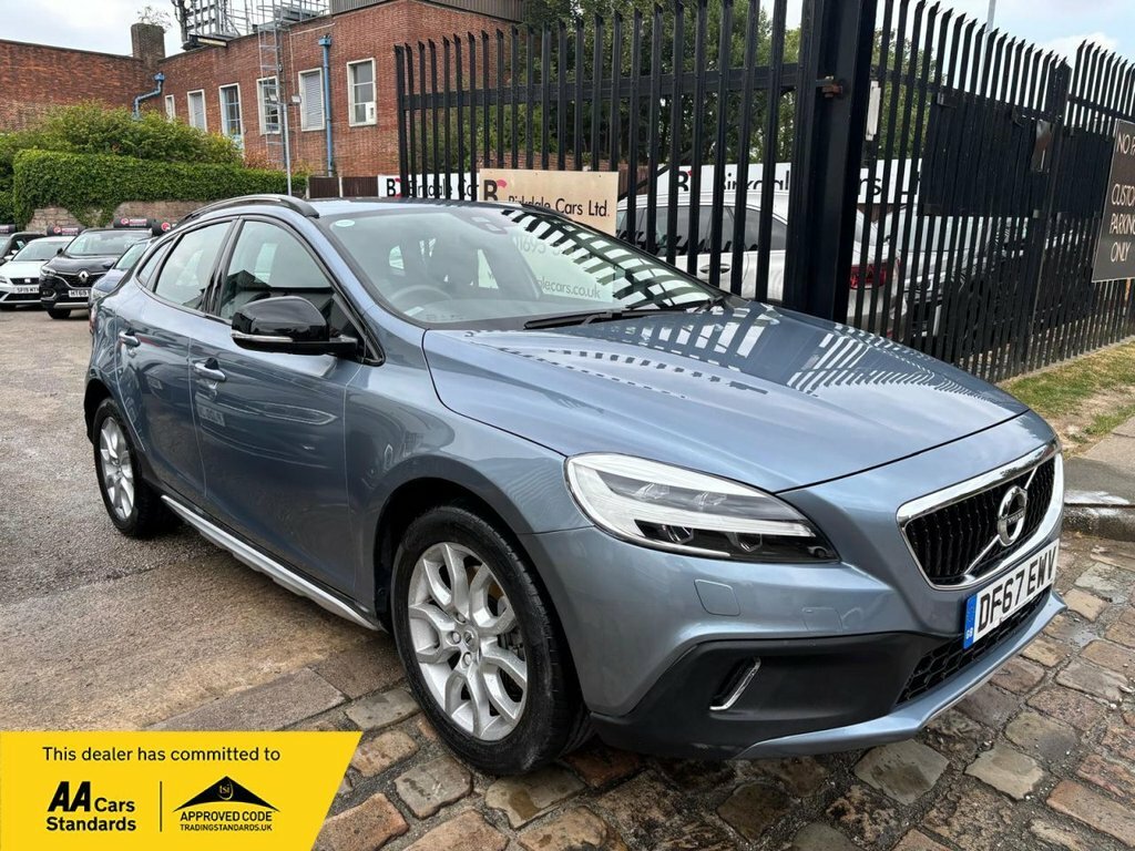 Volvo V40 Cross Country 2L Pro Blue