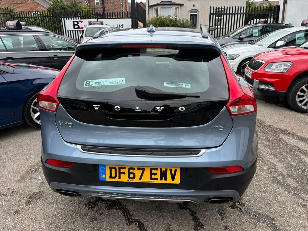 Volvo V40 Cross Country 2L Pro DF67EWV Blue #5